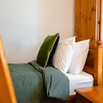 Vakantiehuis 'notabile' - Private Townhouse In *