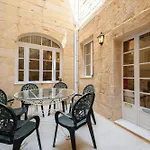 'notabile' - Private Townhouse In *