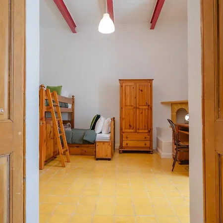 'notabile' - Private Townhouse In