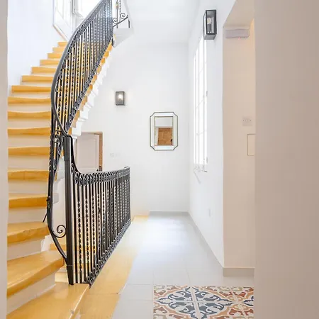 'notabile' - Private Townhouse In *