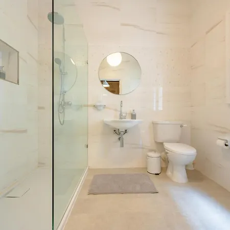 'notabile' - Private Townhouse In 엠디나