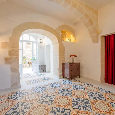 'notabile' - Private Townhouse In