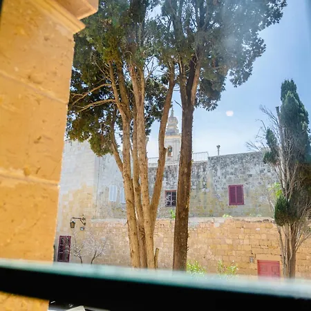 'notabile' - Private Townhouse In Mdina