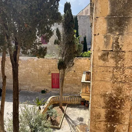 'notabile' - Private Townhouse In Mdina