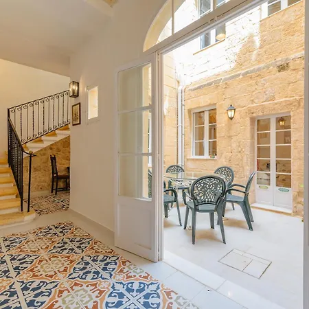 'notabile' - Private Townhouse In