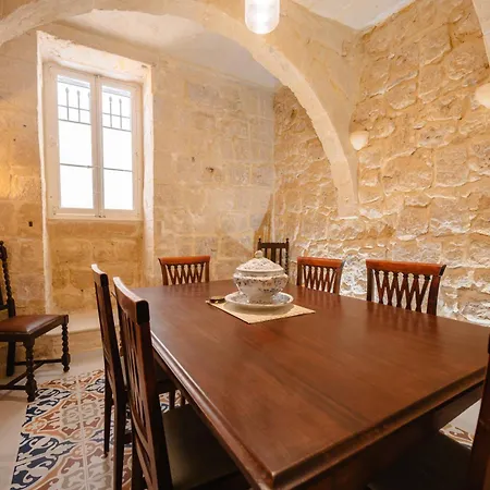 'notabile' - Private Townhouse In *