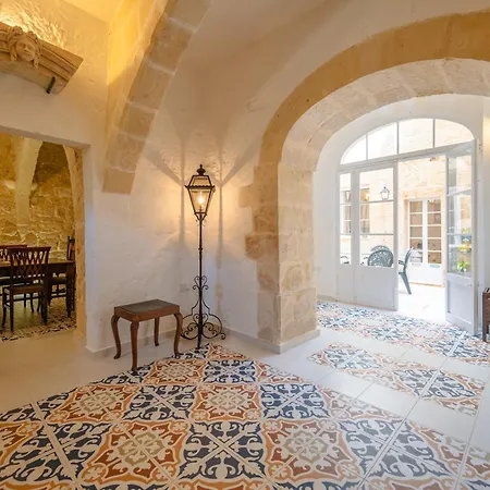 'notabile' - Private Townhouse In