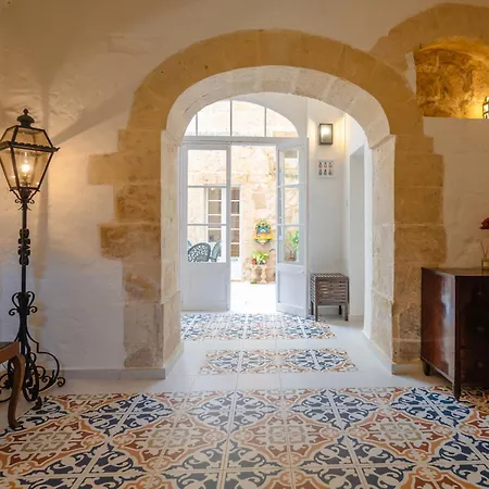 'notabile' - Private Townhouse In