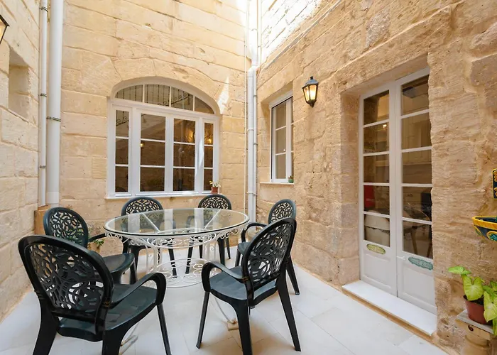 'notabile' - Private Townhouse In *